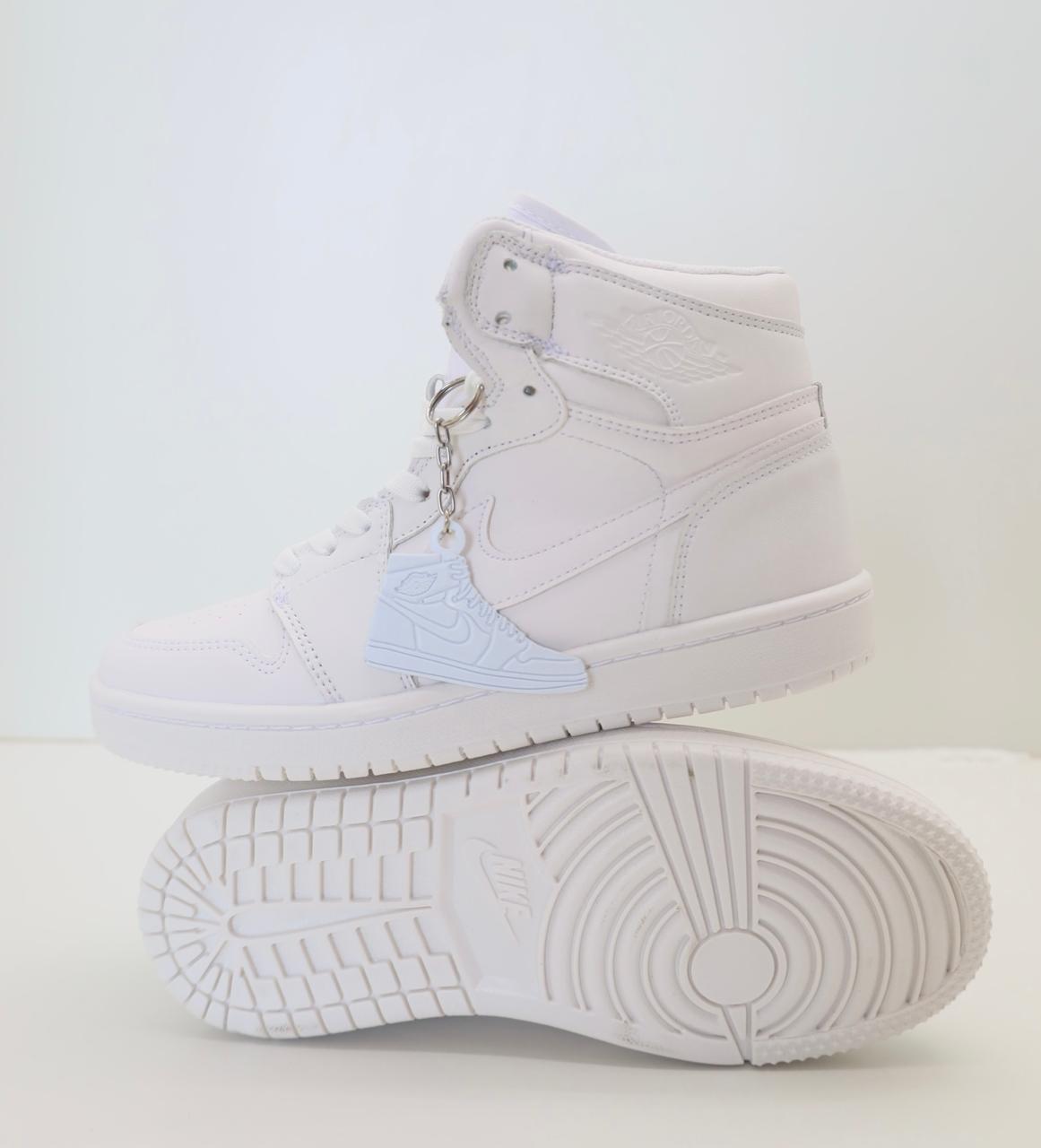 JORDAN RETRO 1 MID BLANCO